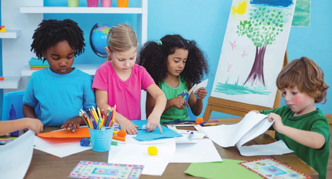 How To Choose A Children S Art Class BC Parent Newsmagazine   Kids Crafting 