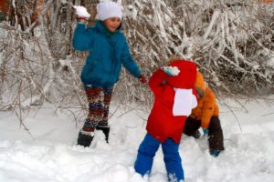 Tips for Getting Your Kids Outside in the Wintertime from Lucky the TurfMutt