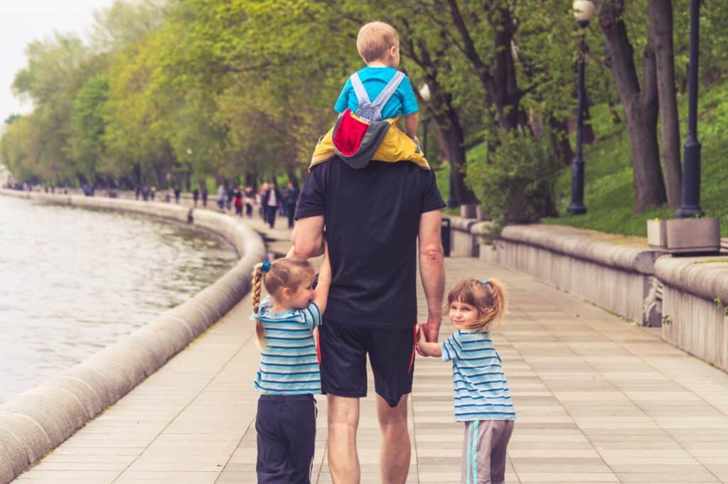 4 tips for Parenting on the Spectrum – Connect, Reframe, Advocate and Be Grateful - BC Parent Newsmagazine