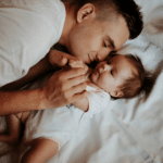 dad and new born